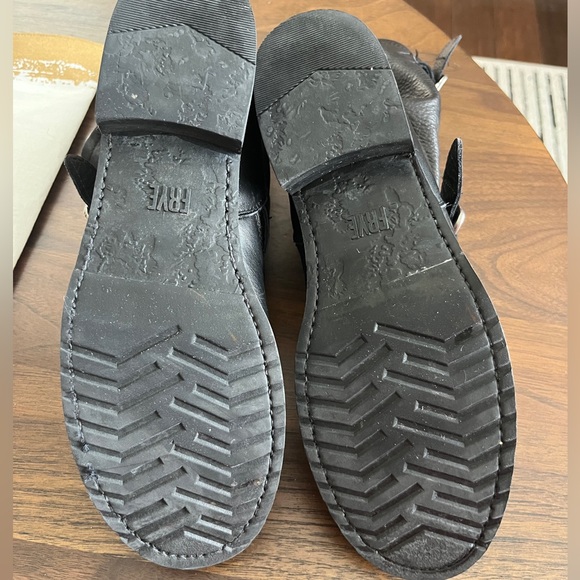 Frye Veronica Short Boots size 8 - Picture 16 of 16